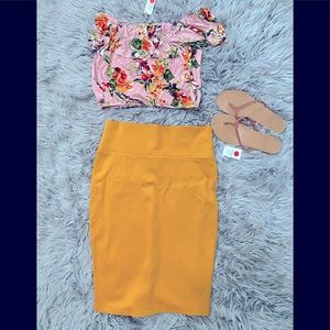 Crop top & skirt
